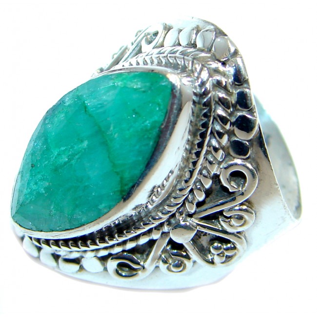 Stylish Emerald Sterling Silver ring; s. 8 3/4
