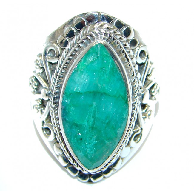 Stylish Emerald Sterling Silver ring; s. 8 3/4