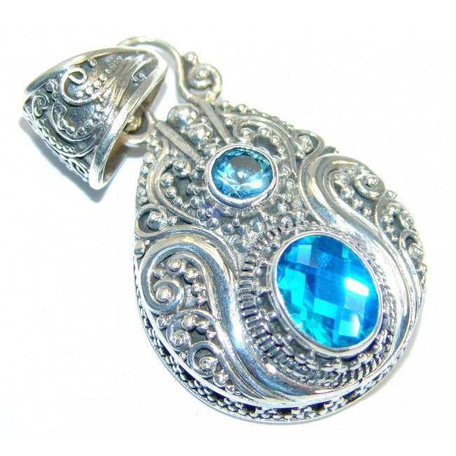 Sublime natural Blue Topaz .925 Sterling Silver handmade Pendant