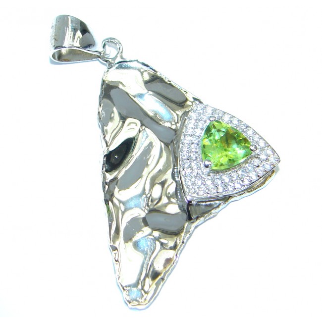 Authentic Peridot hammered .925 Sterling Silver handcrafted Pendant