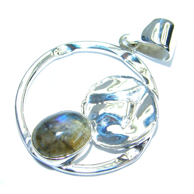 Moderen Design Labradorite Hammered .925 Sterling Silver Pendant