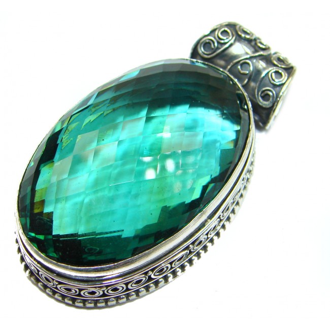 Vintage Design Amazing Emerald color Quartz .925 Sterling Silver Pendant