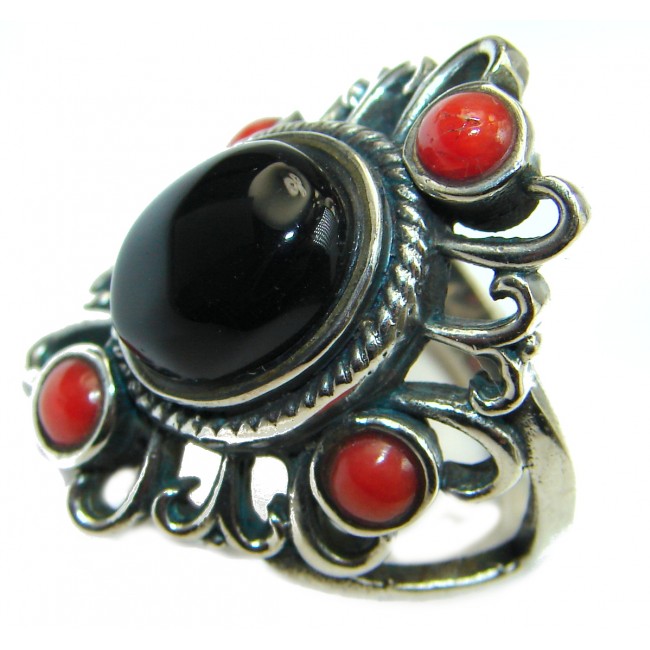 Secret Black Onyx And Coral Silver Tone ring s. 8