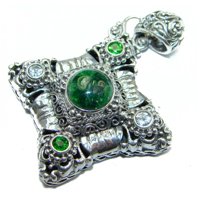 Unique design Emerald .925 Sterling Silver handcrafted Pendant