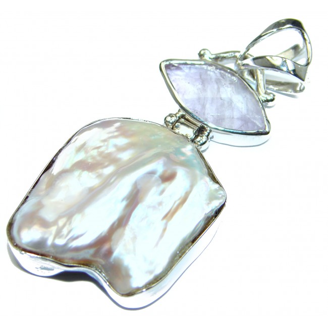 Vintage Design White Mother of Pearl .925 Sterling Silver pendant