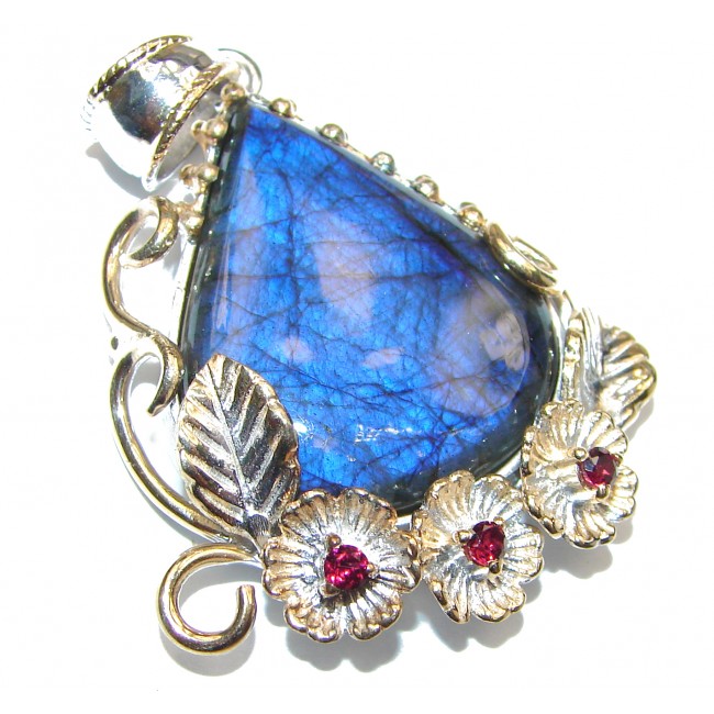 Blue Fire Labradorite .925 Sterling Silver handcrafted Pendant