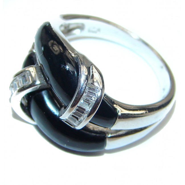 Elegant black Enamel .925 Sterling Silver Ring s. 7 1/4