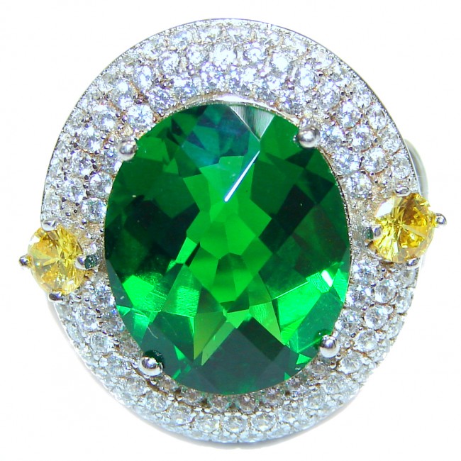 Authentic volcanic 26ct Green Helenite .925 Sterling Silver ring s. 5