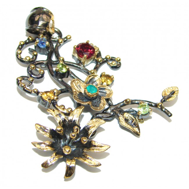 Fancy Flowers Garnet .925 Sterling Silver handmade pendant