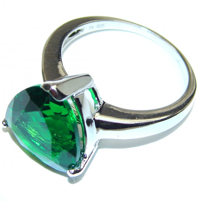 Authentic volcanic trillion cut Green Helenite .925 Sterling Silver ring s. 9