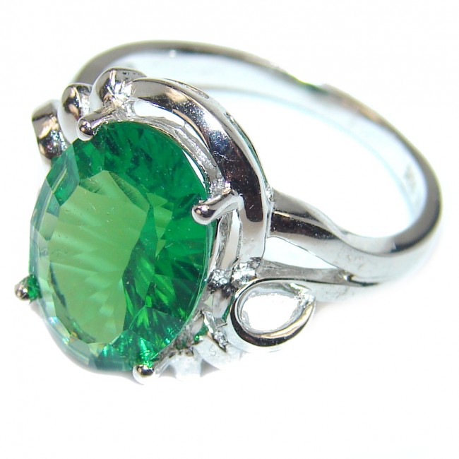 Authentic volcanic Green Helenite .925 Sterling Silver ring s. 8