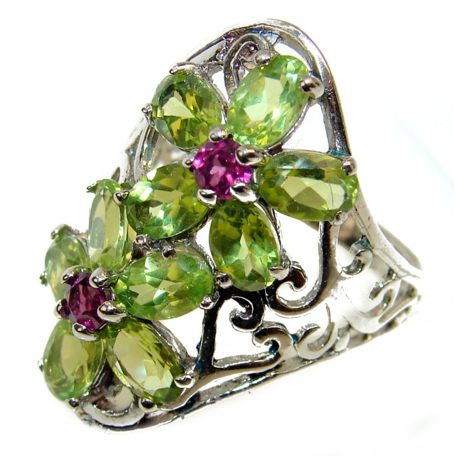 Spectacular Authentic genuine Peridot .925 Sterling Silver handcrafted Ring size 8